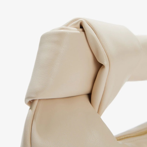 melie bianco vegan leather alexandra shoulder bag in cream - Picture 4 of 10